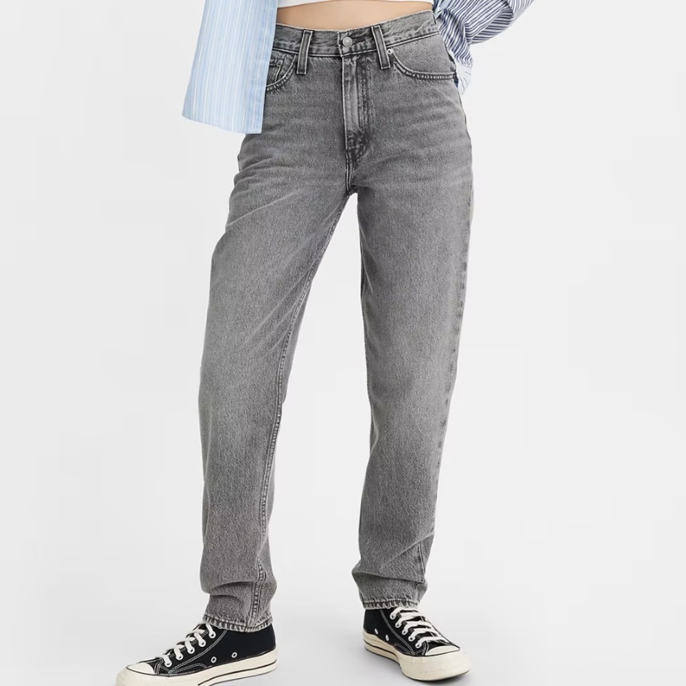 Never worn Levi’s Grey Mom Jeans